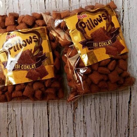 

Terjangkau--OISHI PILLOWS ORIGINAL COKLAT UBI UNGU REPACK 200GR KILOAN