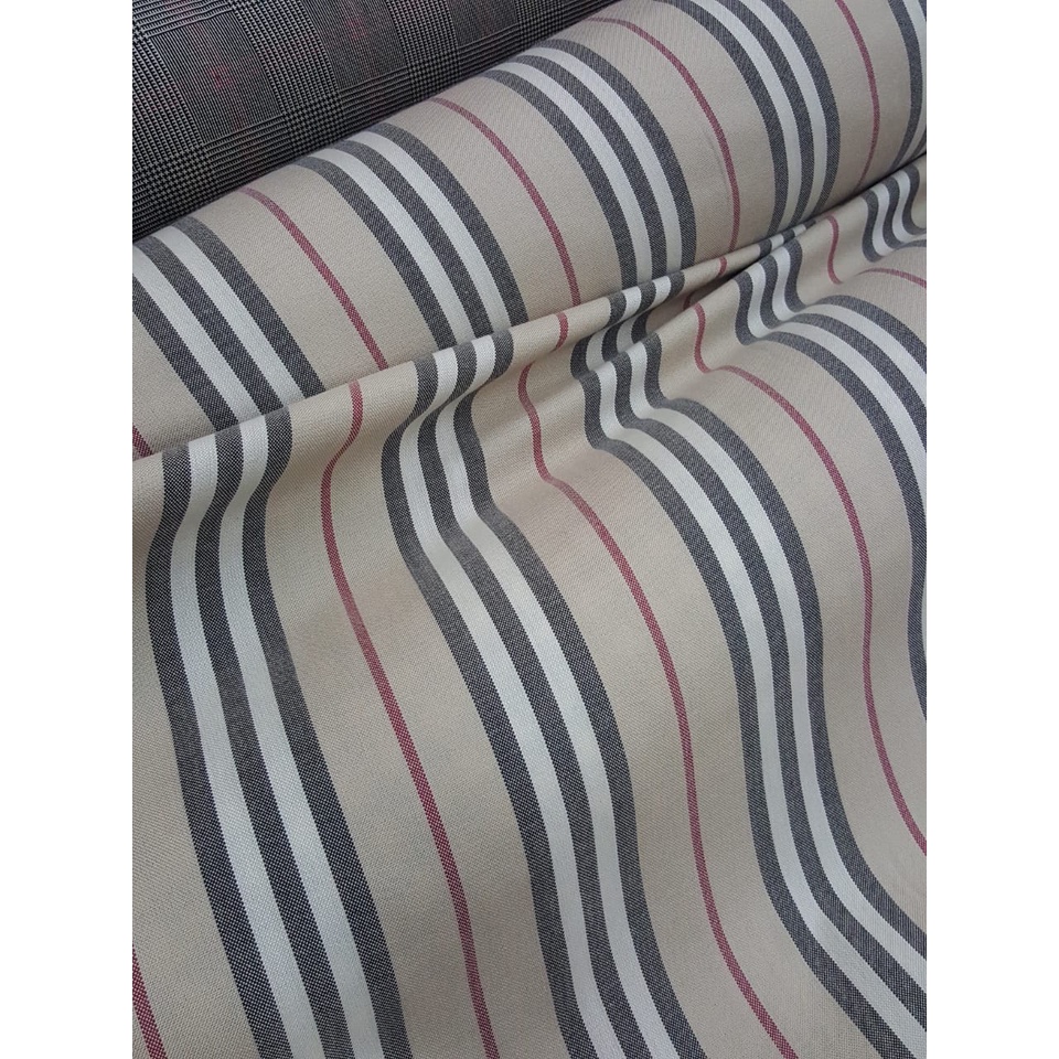 Kain Katun Burberry Motif Modern Meteran Roll