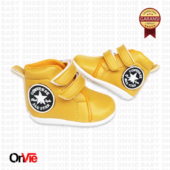 Sepatu Baby Boots Bunyi Motif Bintang Laki-Laki Perempuan Usian 6-12 Bulan Prewalker
