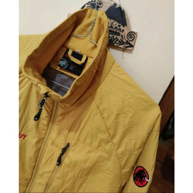 mammut second / jaket gunung / jaket second