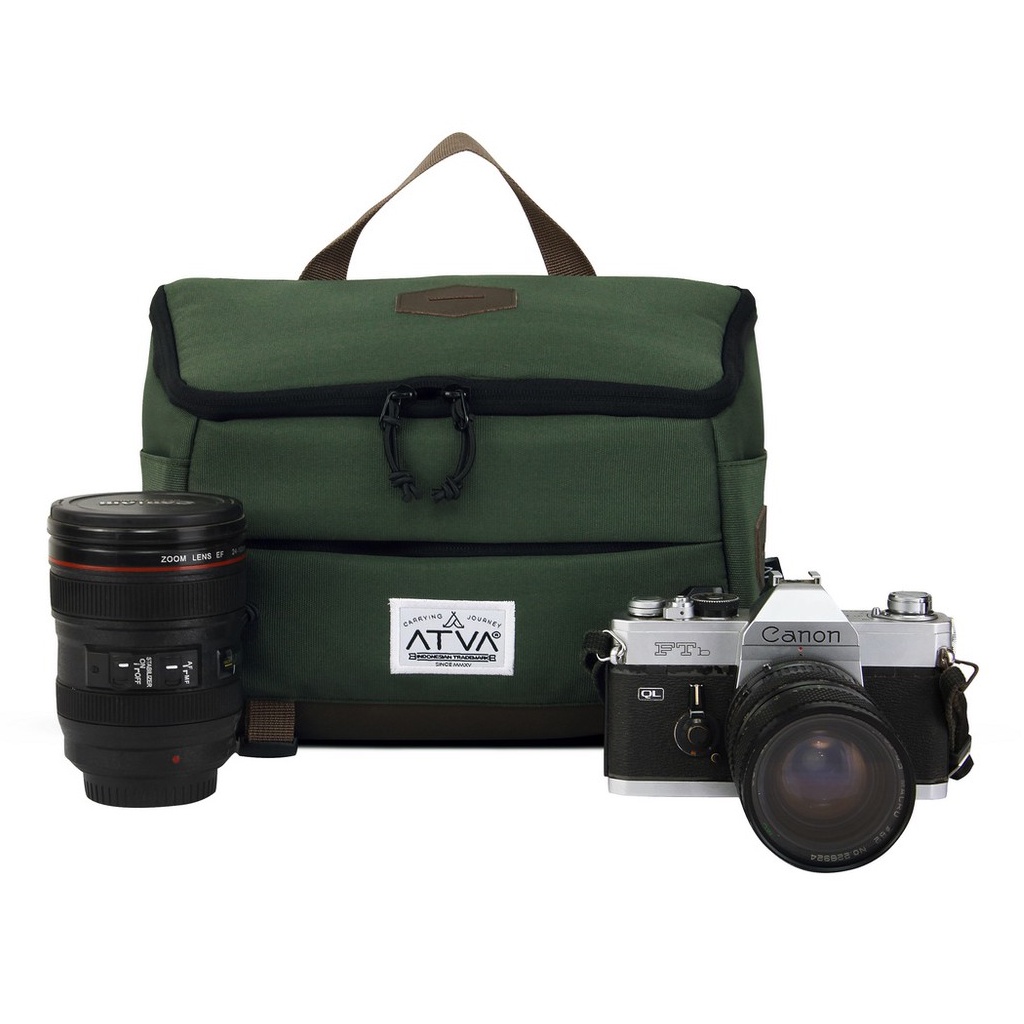 FOCUS OLIVE GREEN ORIGINAL x ATVA Tas Kamera Selempang Hijau Pria Wanita Slingbag Lensa DSLR Mirrorless Tripod Sling Bag Camera Multifungsi Casual Camera Shoulder Bag Premium Unisex Shoulderbag Tas Slempang Bahu Free Rain Cover Keren Terbaru Kekinian