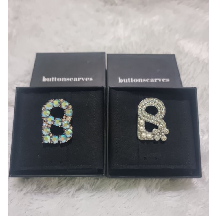 Orlin brooch buttonscarves