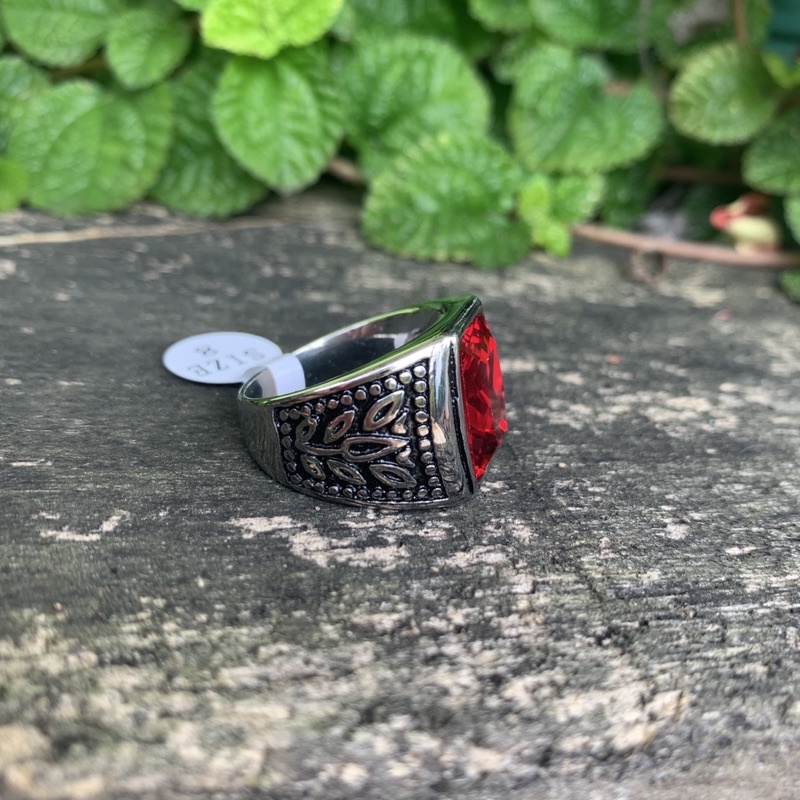 Cincin Batu Red Rubi Cutting Ring Titanium Motif Daun Retro High Quality