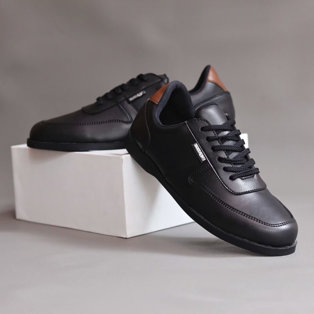 COD Sepatu Kasual Sneakers Pria Kulit Pu Asli Cowok Men Lokal Ori Original Footwear Shoes Sepatu Kasual Kerja Kantor kuliah Kondangan Fashion Gaya Casual Santai Keren Kekinian Trandy