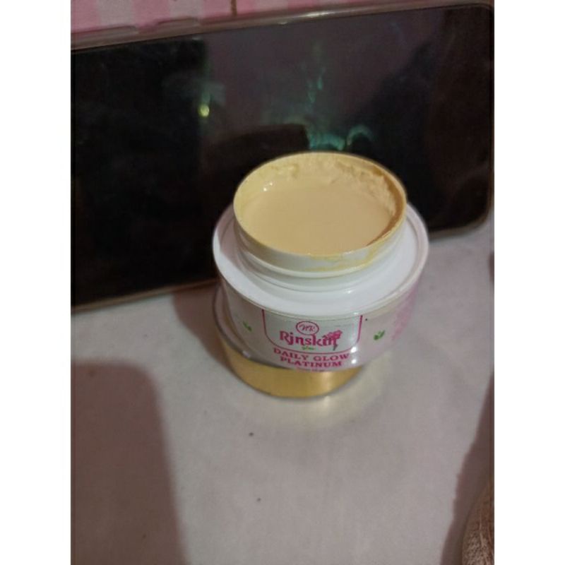 DAILY GLOW PLATINUM SUNSCREEN KUNING SPF50 NR RJNSKIN GLOW BPOM ORIGINAL