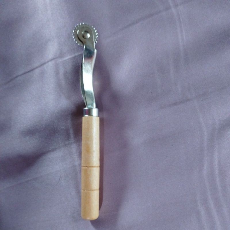 Rader  gundul bulat/gerigi - alat penanda bahan