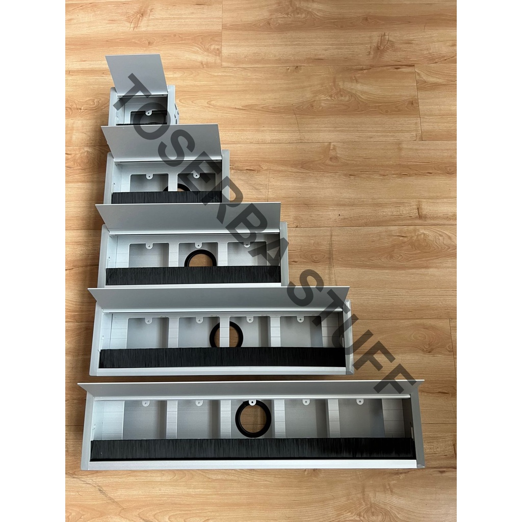 GROUMET GORMET GROMMET GROUMMET BOX STOP KONTAK LUBANG KABEL MEJA PRAKTIS MINIMALIS WARNA SILVER ALU