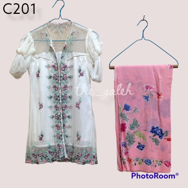 C201 One Set Kebaya Putih Payet Pink dan Kain Pink Bagus Murah