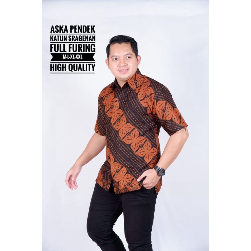 ASKA RAFANDA BATIKSOLOAMANAH KEMEJA BAJU BATIK PRIA SOLO LENGAN PENDEK PANJANG LAPIS FURING ATASAN BATIK PREMIUM MODERN KATUN HALUS ABSTRAK CABE MERAH PUSAKA BIRU GELEMBUNG SEKTI BANGAU KUNING MOZAIS MERAK PINK BANGAU WARNA GURDO EMAS TRESNO KARISMA MERAH