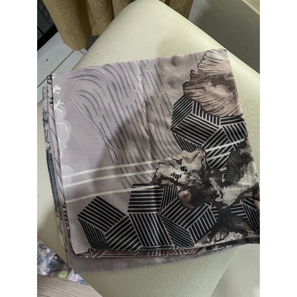 preloved louisaluna scarf / hijab