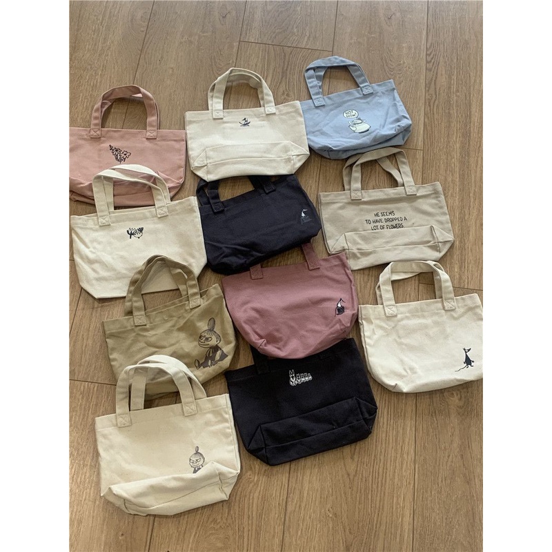 ❧๑ஐSera Daily Moomin Keluarga Medium Periferal Kanvas Tas Satu Bahu Portabel Kartun Dicetak Tas Kain Tas Belanja Anak Perempuan