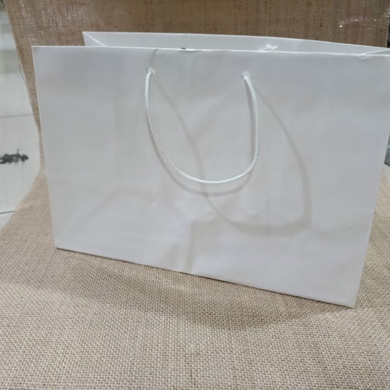 

Paper bag landscape putih/isi 12 pcs /terlaris dan murah
