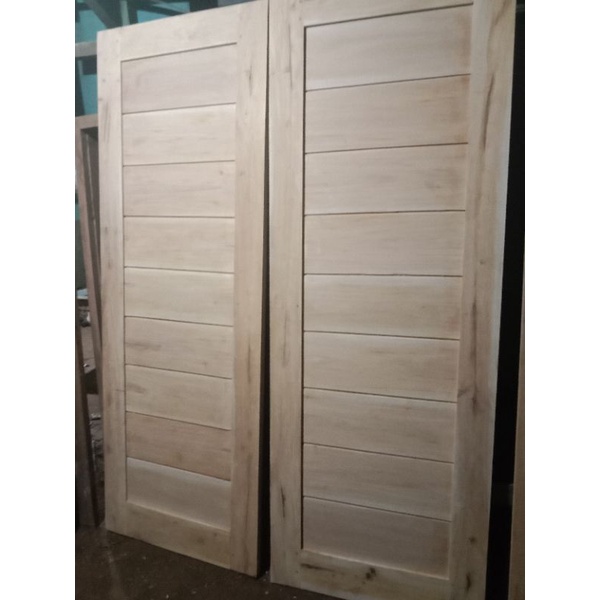 pintu kayu kamar atau pintu kayu utama