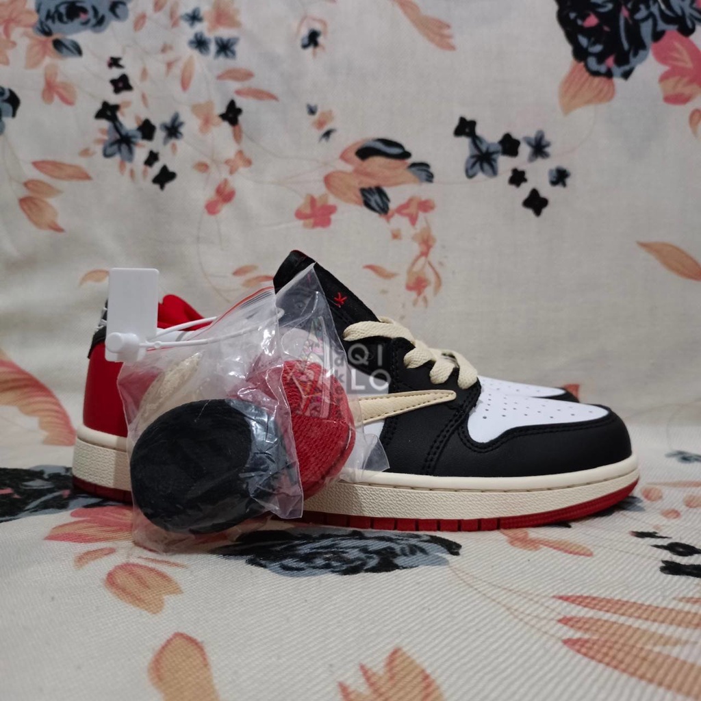 Sepatu Nike Air Jordan 1 Low Fragment Travis White Black Red