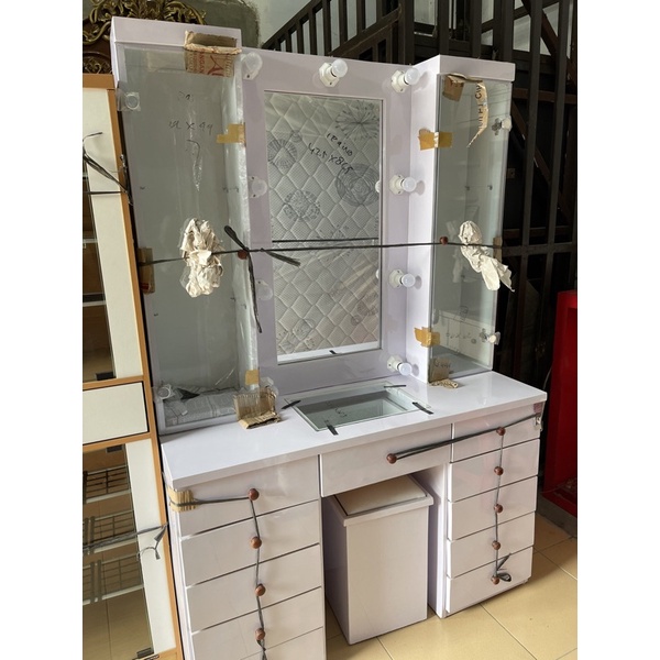 Meja Rias HPL Lampu Led Jumbo