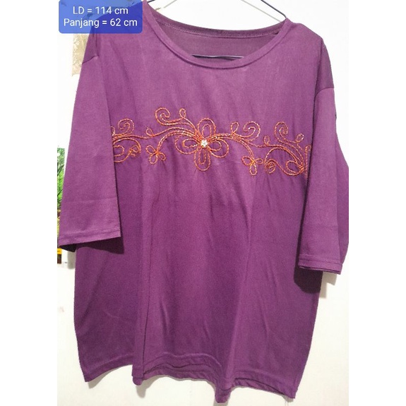 Preloved Atasan Kaos Ungu Terong Wanita