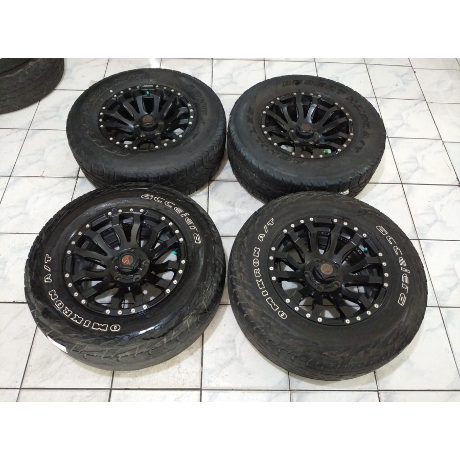 Velg Mobil Racing Ring 15 Lubang 5 BURNEH HSR R15X7 5X114,3 ET10