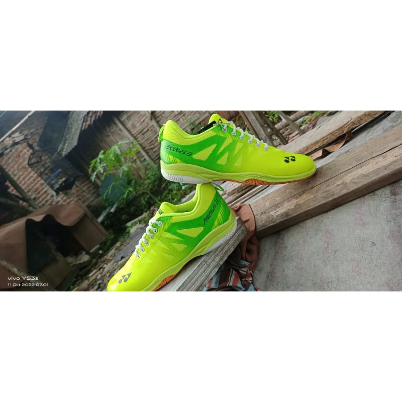 sepatu sport badminton voli