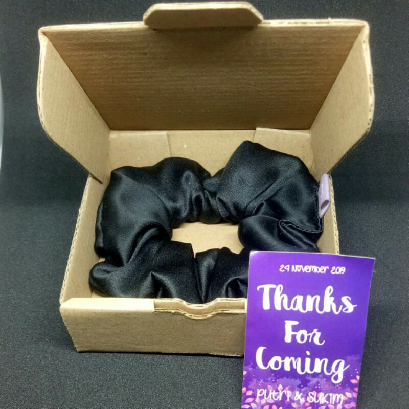 [SOUVENIR] MINI SCRUNCHIE VELVET,  SCRUNCHIE KOREA,  IKAT RAMBUT, SOUVENIR PERNIKAHAN,  SOUVENIR ULA