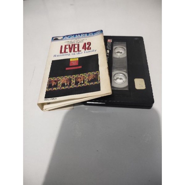 kaset pita level 42 / running in the family