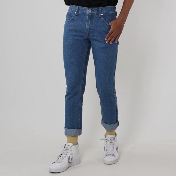 Edwin Celana Jeans Vegas 02 Reguler Fit Pria Pjg wrn Light Medium blue - 29 (X0O5) Slim Fit Celana P