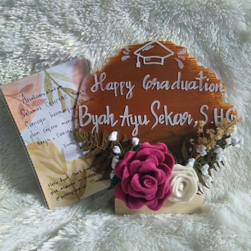 

Kado Akrilik Custom murah
