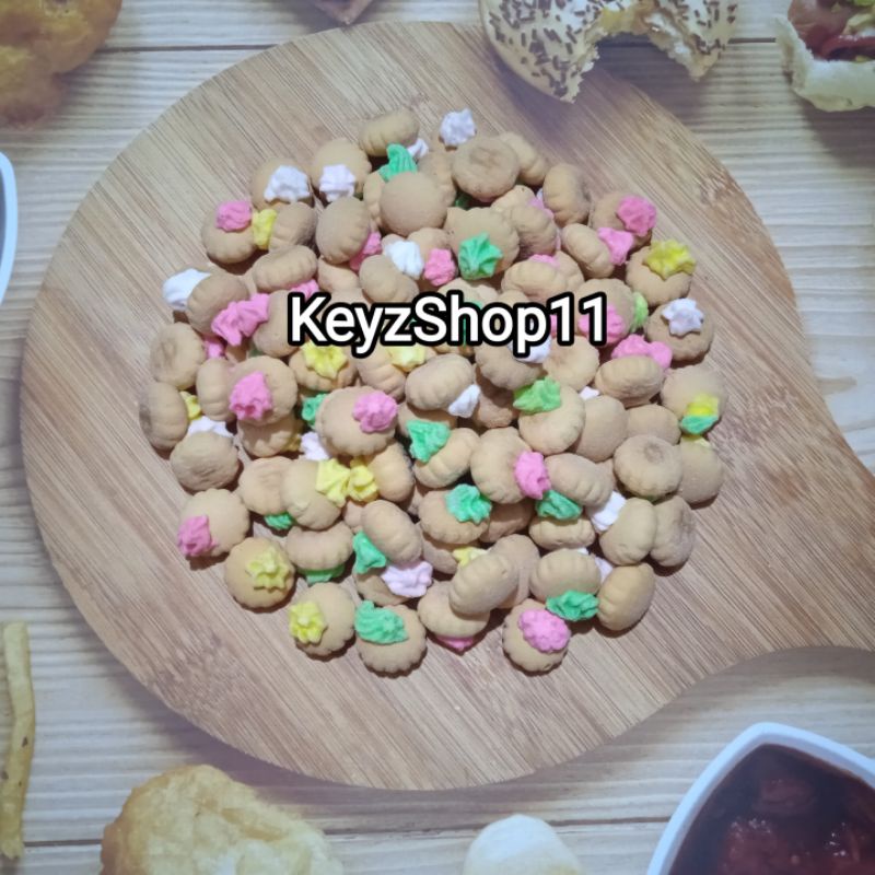 

cemilan jadul kue kancing gemrose biskuit monas