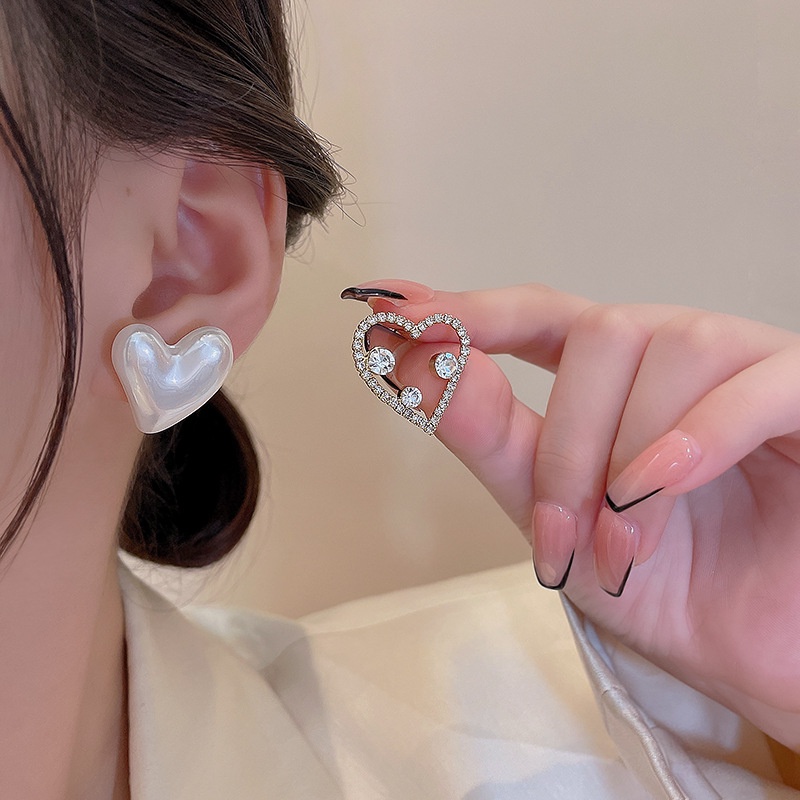 Anting Stud 925 silver needle Bentuk Hati Hollow Asimetris Aksen Mutiara