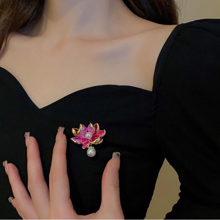 Bros Pin Bentuk Lotus Aksen Mutiara Imitasi Gaya China Untuk Wanita