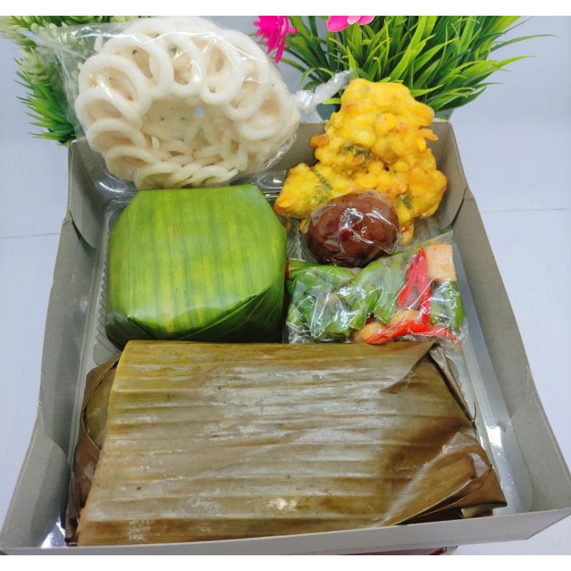 

Nasi box/paket nasi pepes ikan mas komplit