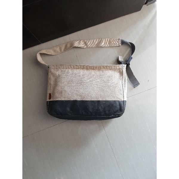 Tas Selempang Gap Canvas Messenger Bag Tebal