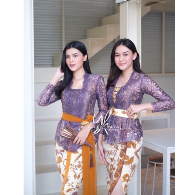 Kebaya Semi Italy Glossy Special Ungu Ketan