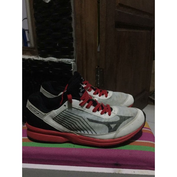 sepatu second mizuno
