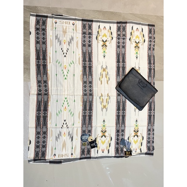 SARUNG BHS MASTERPIECE MOTIF SGE WARNA PUTIH