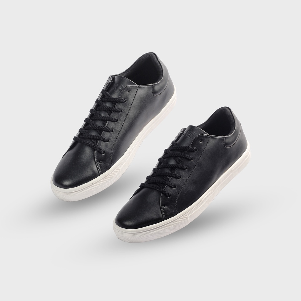 Sepatu Sneakers Hitam Casual Sporty Running Kasual Pria Original Footwear | SB OCTA BLACK WHITE