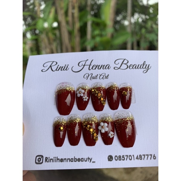 Kuku palsu pernikahan fake nail wedding nail art maroon