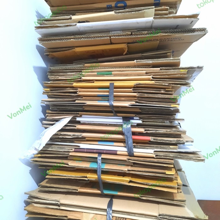 

KARDUS PACKING AMAN PINDAHAN SECOND 10 PCS UK RANDOM CEK DESKRIPSI