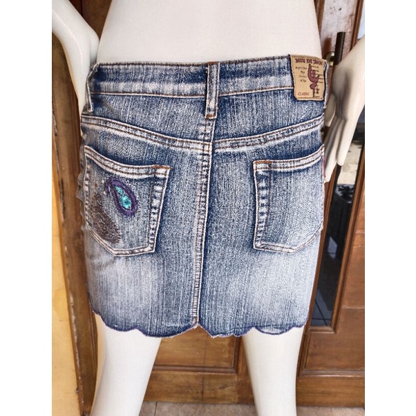 PRELOVED ROK SEPAN MINI JEANS