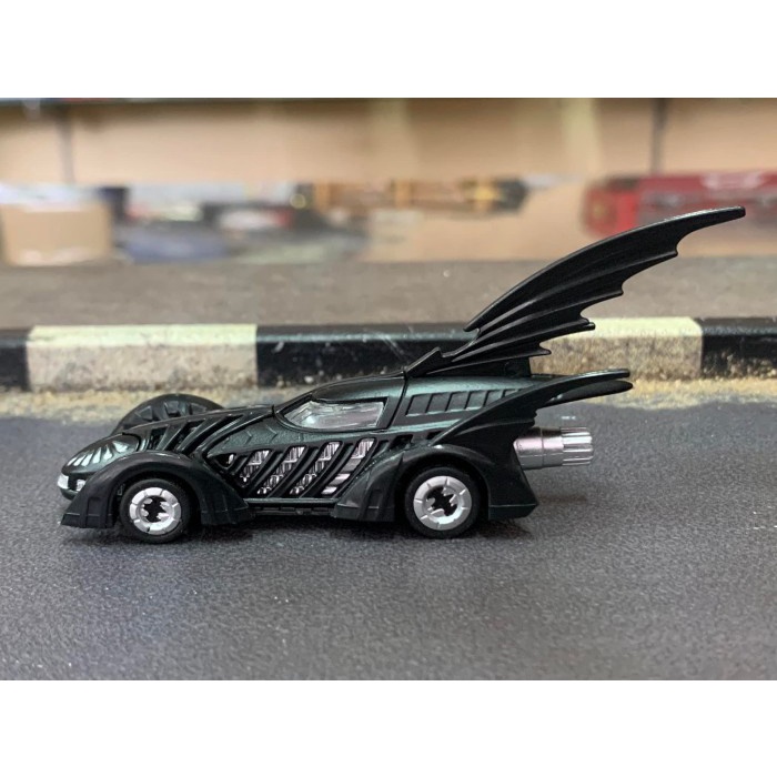 Tomica Limited Batman 2nd Batmobile