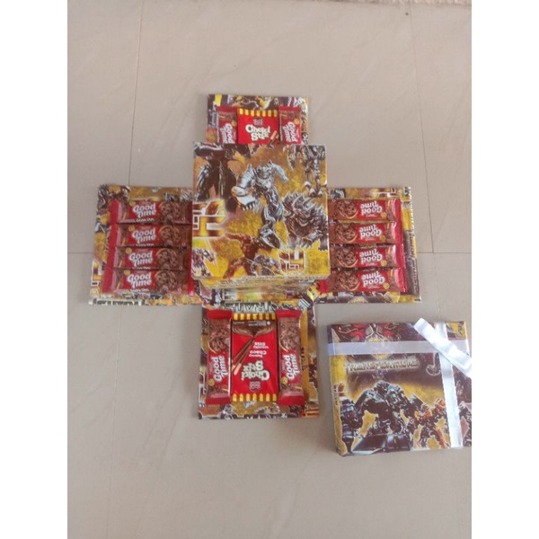 

EXPLOSION BOX/SURPRIZING BOX