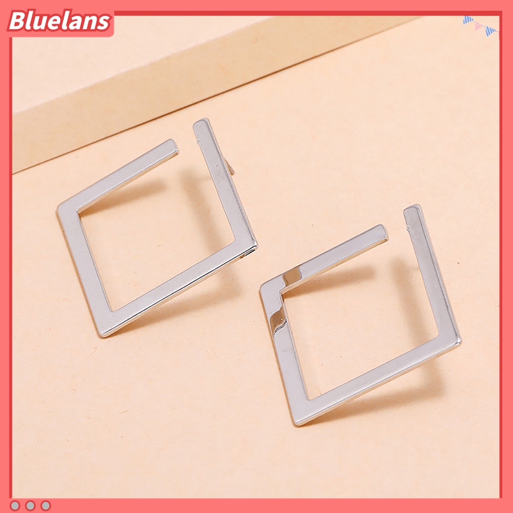 1 Pasang Anting Stud Bentuk Persegi Geometris Model Terbuka Bahan Alloy Untuk Wanita