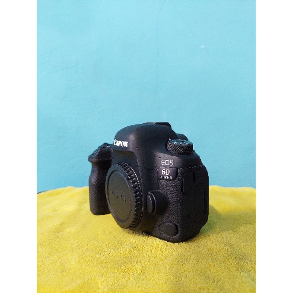 CANON BODY  ONLY  6D II MULUS LIKE NEW
