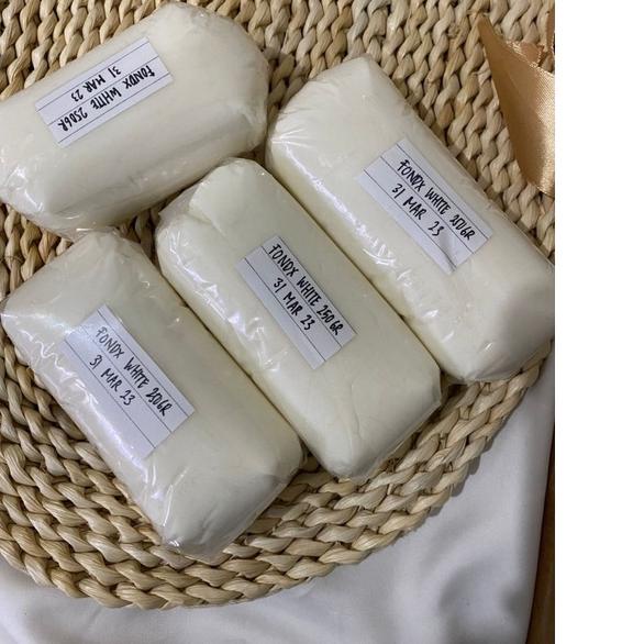 

SEGERA BELI FONDANT SIAP PAKAI VANILLA FONDX WHITE 250GR REPACK^^