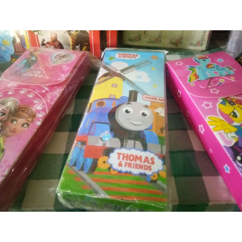 

Tempat pensil mika cewek dan cow