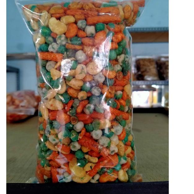 

Potongan spesial--kacang campur / mixnut 500 grm