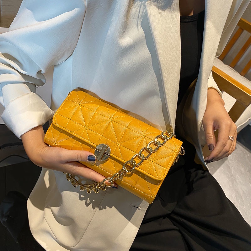 Suhao pada garis pertunjukan tekstur high-end baru tas ketiak semua pertandingan wanita rantai fashion trendi baru 2020 tas bahu wanita