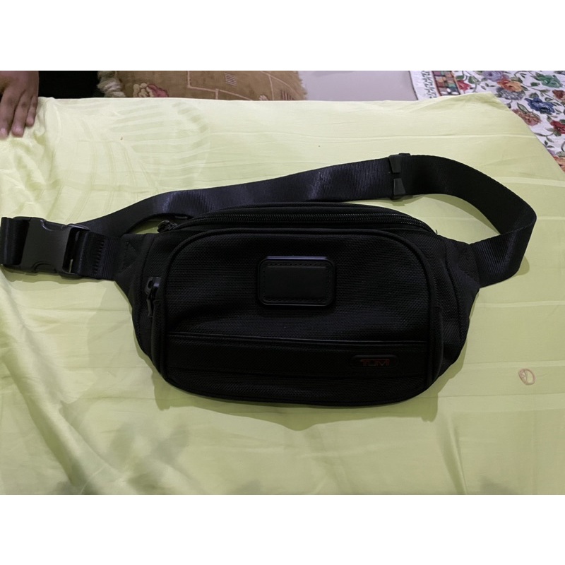 BOOKED Preloved tas pinggang Tumi BOOKED