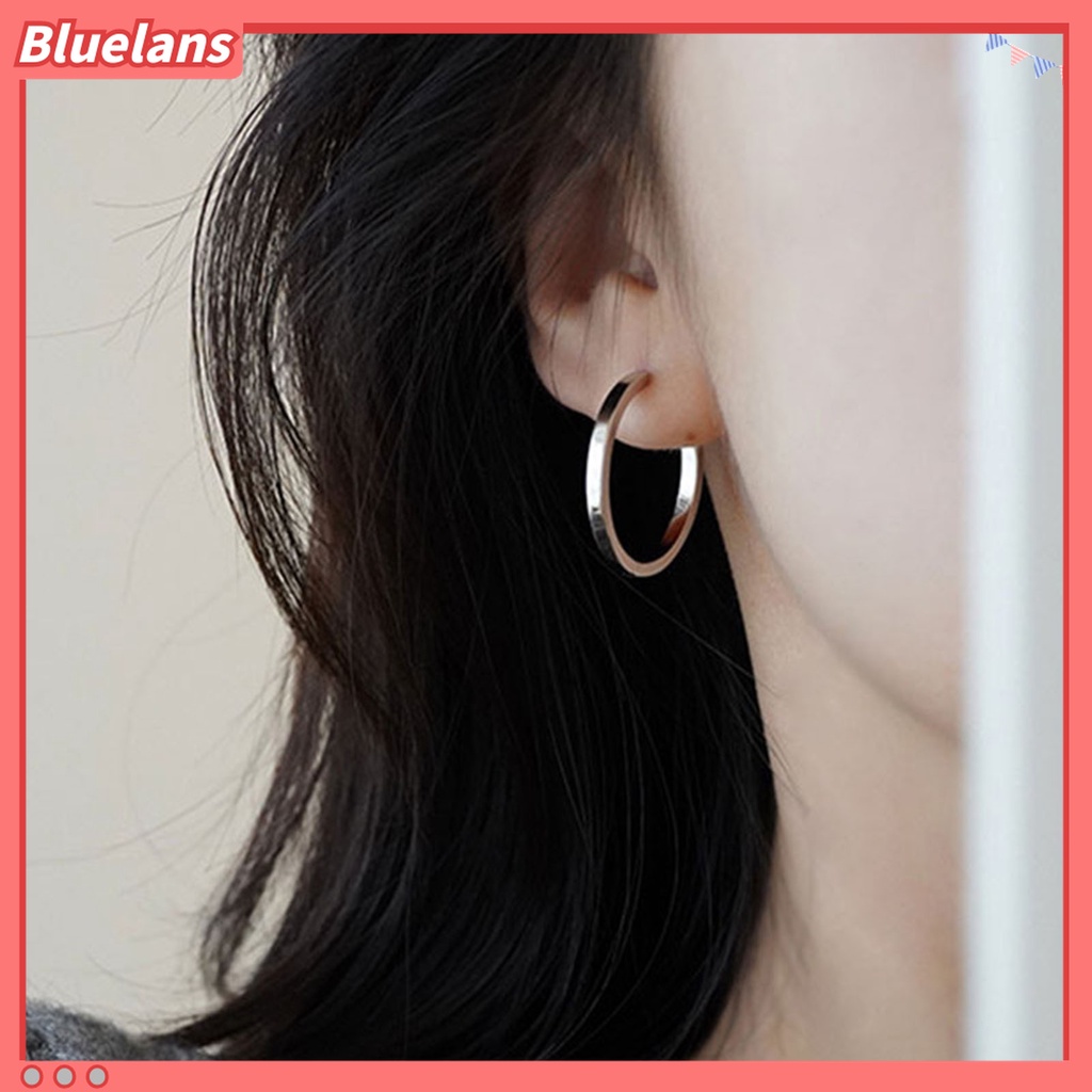 1 Pasang Anting Hoop Bentuk Bulat Permukaan Halus Untuk Wanita