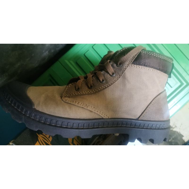 Sepatu Outdoor M-GEE