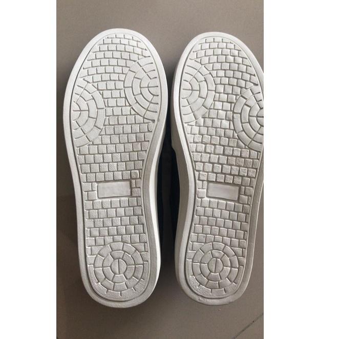 Stok Terbatas Sepatu Slop Pria Bahan Levis Murah Ringan Buat Nyantai Original